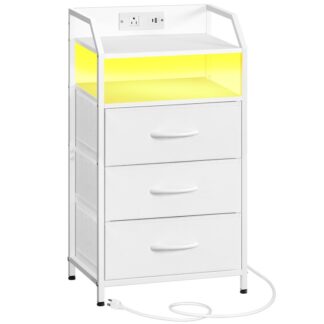 Weißer Nachttisch mit Ladestation, Nachttisch mit 1 Wechselstromauslass, 1 USB -Anschluss, Und 1 Typ-C-Port, Nachtständer mit LED Light Strip und 3 Nicht gewebte Schubladen, für Schlafzimmer