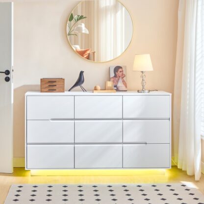 Commode blanche pour la chambre, Sans hier 9 Commode des tiroirs, 55'' Coffre de tiroirs blanc moderne avec station de charge et lumière LED, Organisateur de commodes pour la chambre, Salon, Couloir